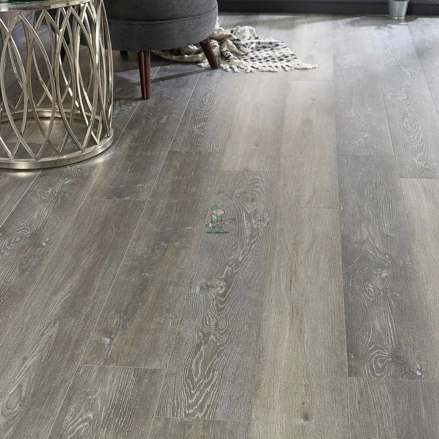 Lakeside Oak Click LVT – image 1