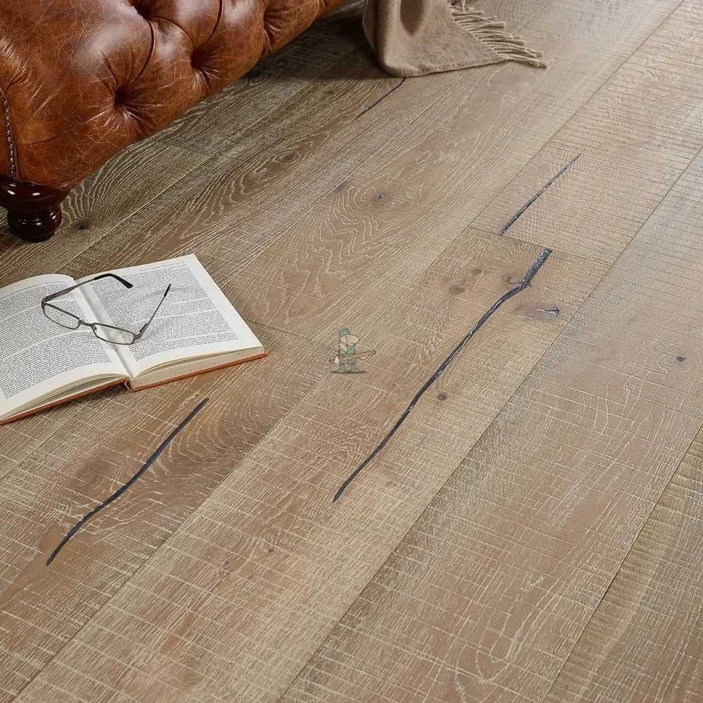 Weathered Oak Distressed Hand Sawn 220mm Engineered Plank – close-up of the surface