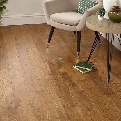 Golden Oak Hand Scraped 125mm Solid Plank – image 1
