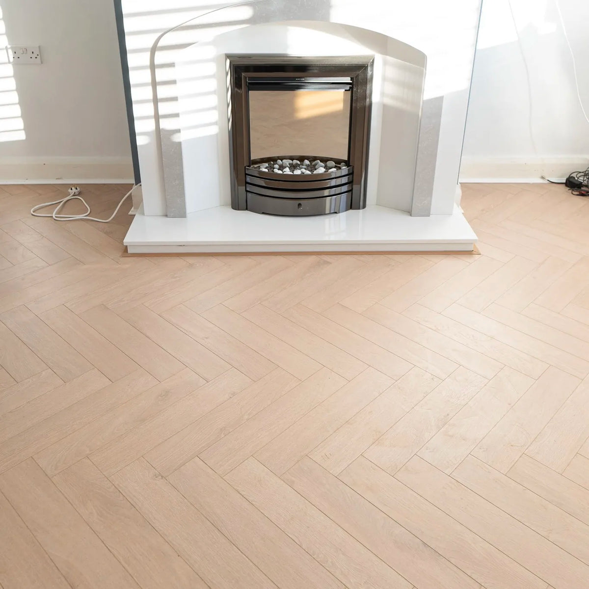 Sahara Oak Herringbone 12mm Laminate – image 1