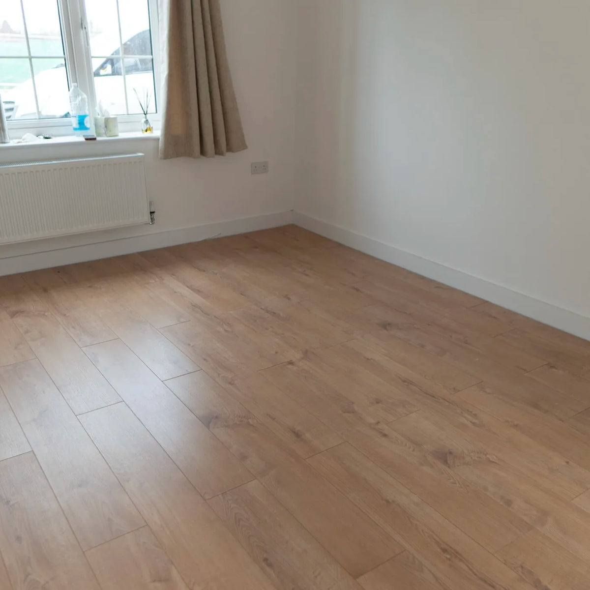 Village Oak 12mm Laminate
