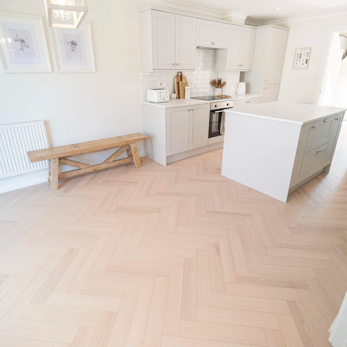 Linen Oak Herringbone 12mm Laminate – image 1