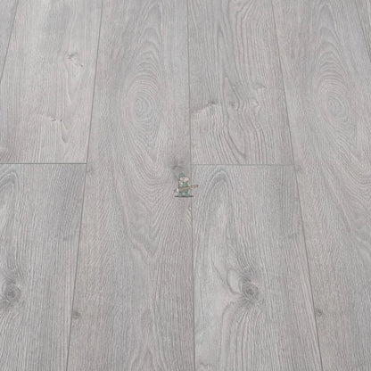 Basalt Oak 12mm Laminate – image 4
