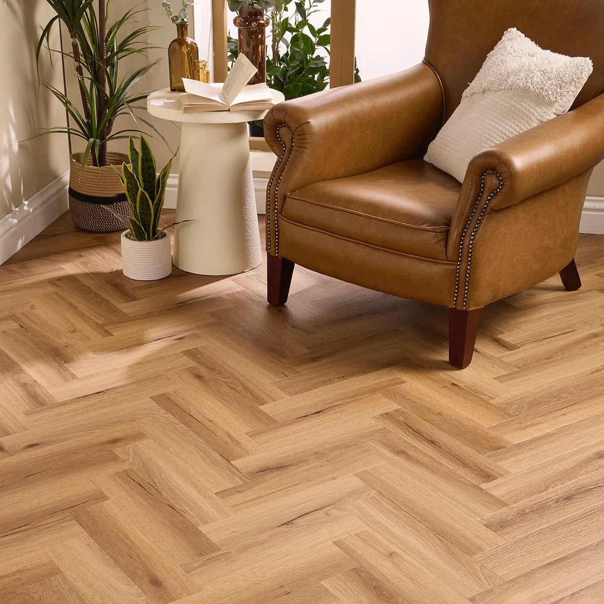 Madrid Oak Herringbone Glue Down LVT – image 3