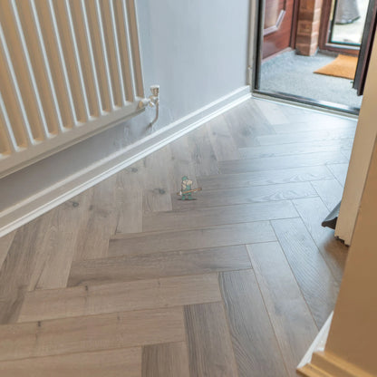 Castle Grey Oak Herringbone 12mm Laminate – image 8