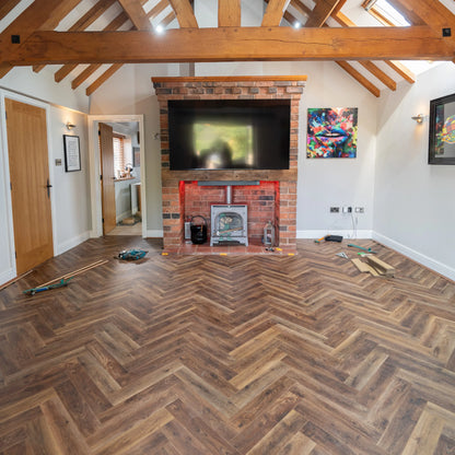 Terrain Oak Herringbone 12mm Laminate – image 7