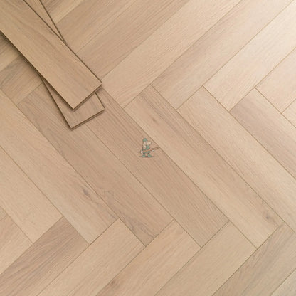 Classic Oak Herringbone 12mm Laminate – image 2