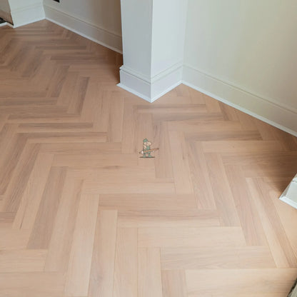 Classic Oak Herringbone 12mm Laminate – image 10