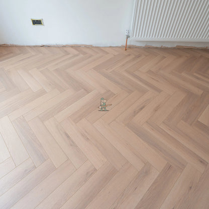 Classic Oak Herringbone 12mm Laminate – image 7