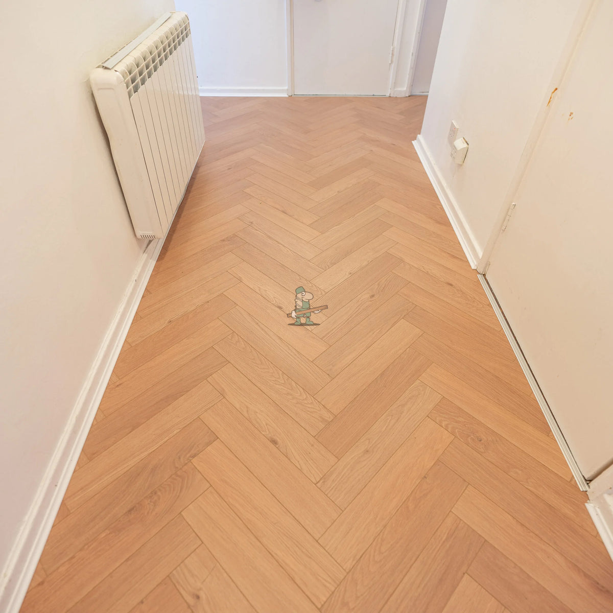 Sunset Oak Herringbone 12mm Laminate – image 6