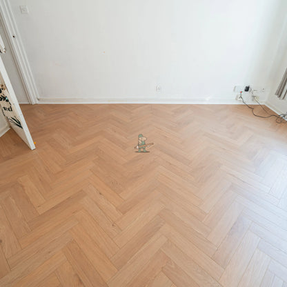 Sunset Oak Herringbone 12mm Laminate – image 4