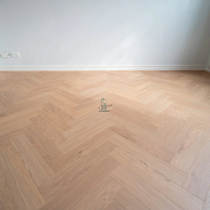 Sunset Oak Herringbone 12mm Laminate – image 8