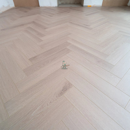 Pearl Oak Herringbone 12mm Laminate – image 9
