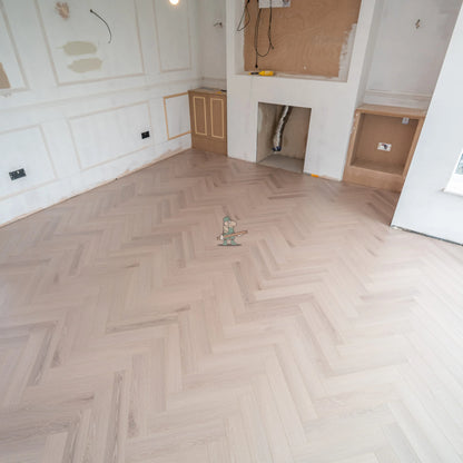 Pearl Oak Herringbone 12mm Laminate – image 5