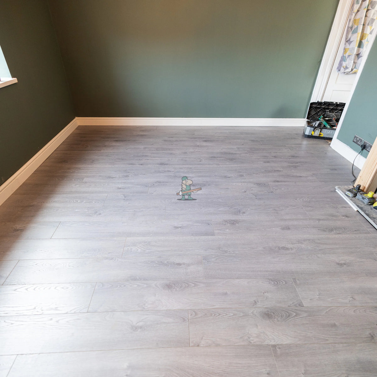 Basalt Oak 12mm Laminate – image 5