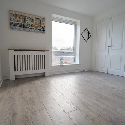 Porcini Oak 12mm Laminate – image 3