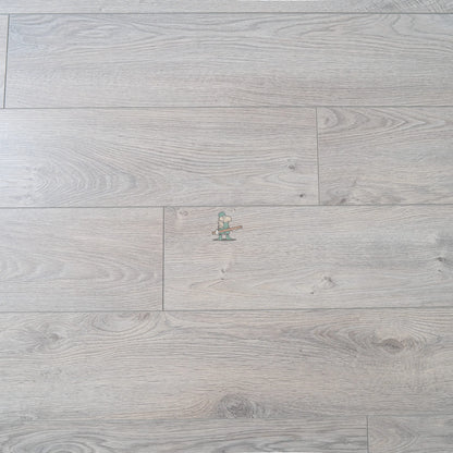 Porcini Oak 12mm Laminate – image 2