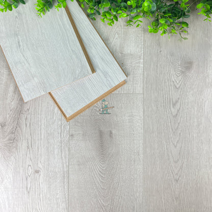 Pearl Oak 12mm Laminate – image 2