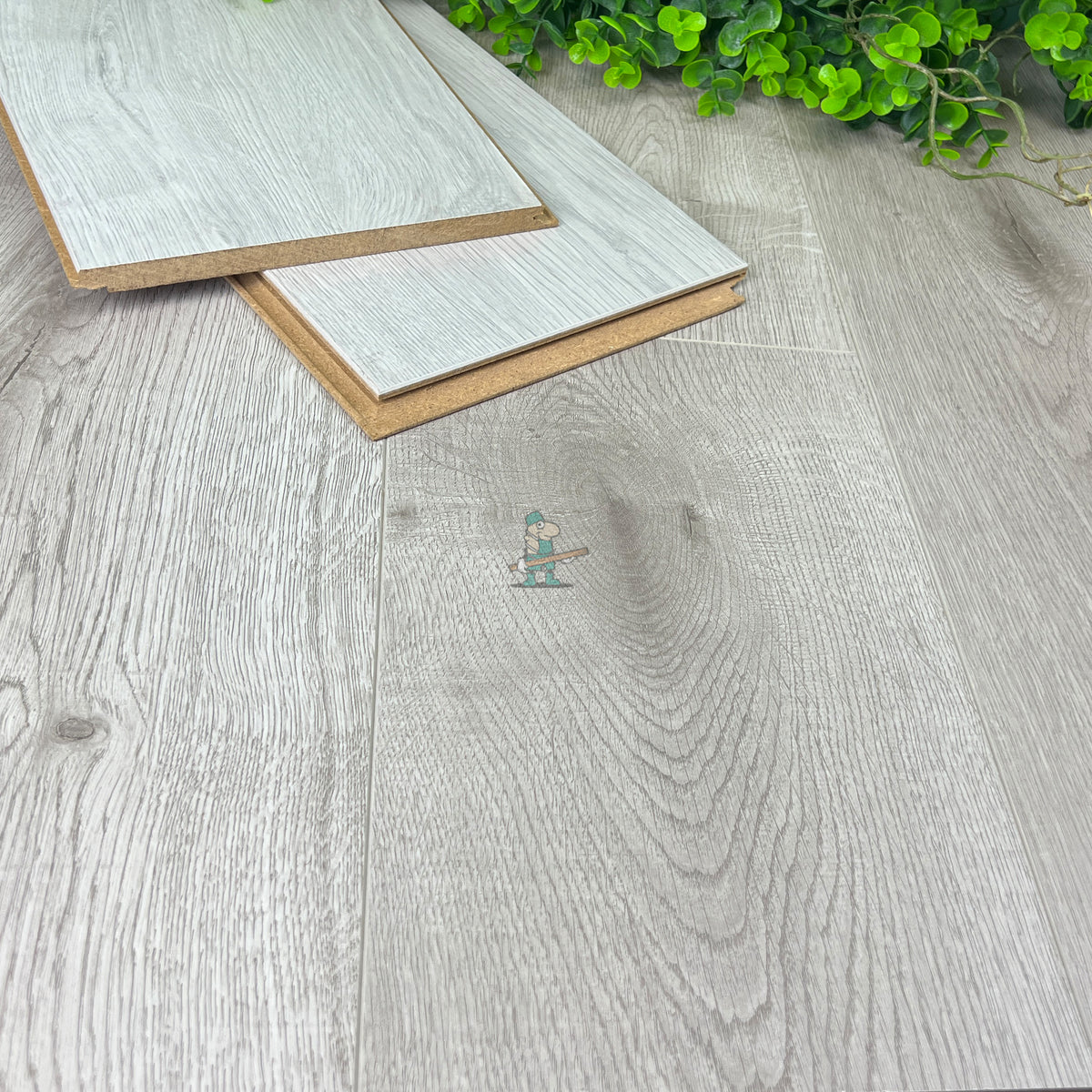 Pearl Oak 12mm Laminate – image 3