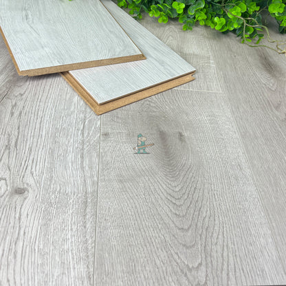 Pearl Oak 12mm Laminate – image 3
