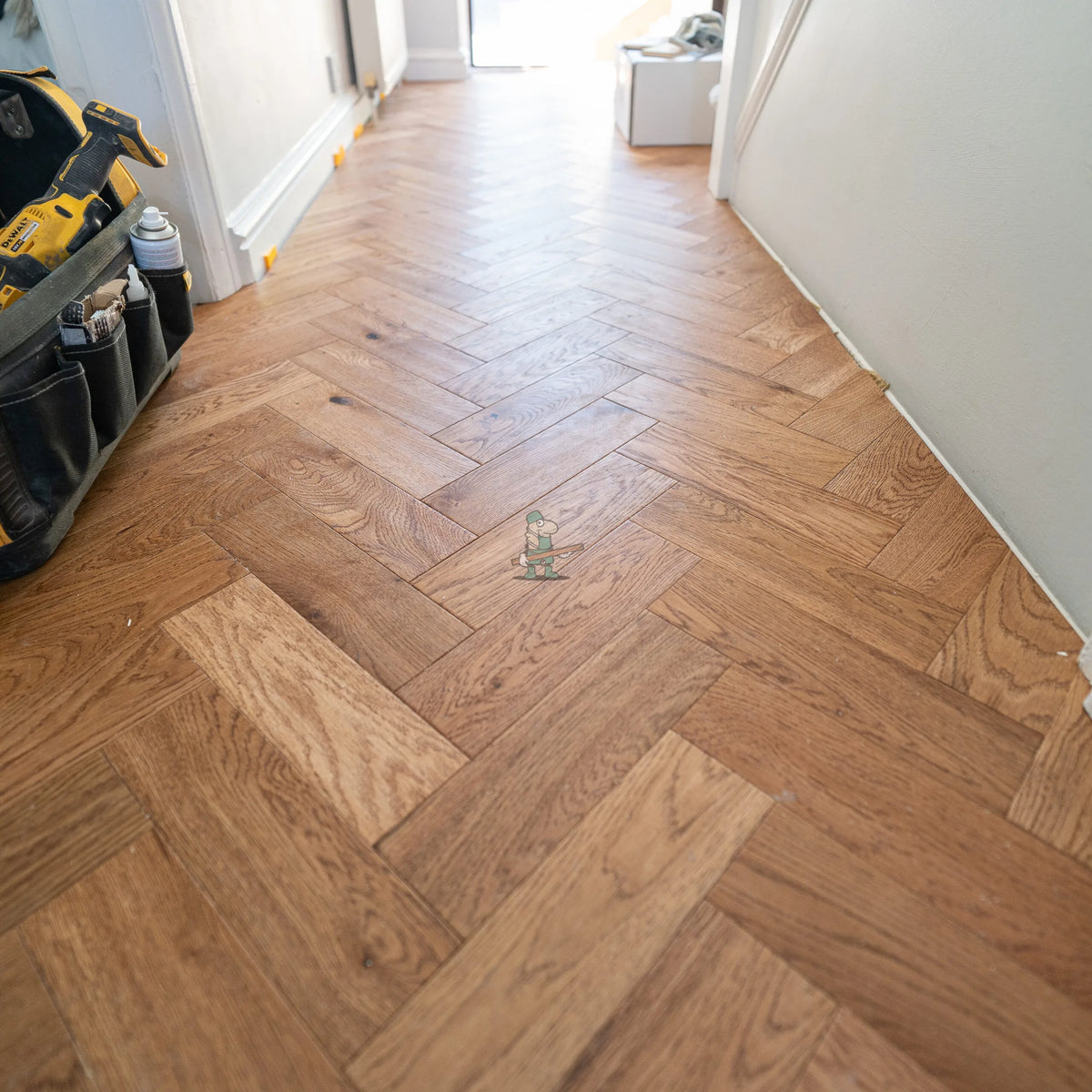 Golden Oak Hand Scraped 90mm Engineered Herringbone – image 8