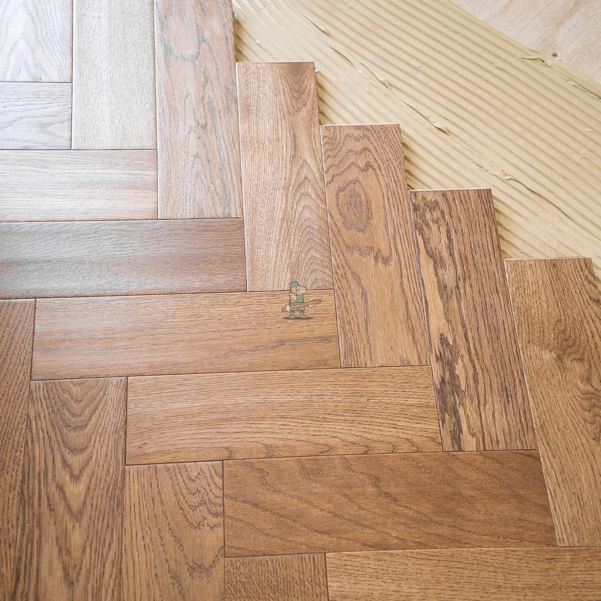 Golden Oak Hand Scraped 90mm Engineered Herringbone – image 2