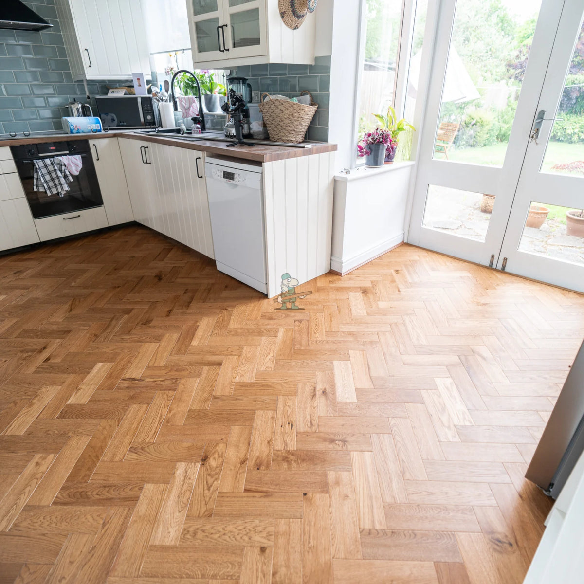 Golden Oak Hand Scraped 90mm Engineered Herringbone – image 10