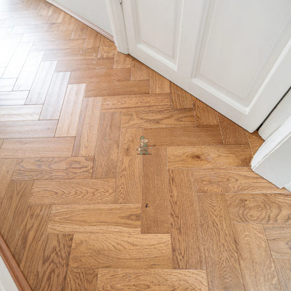 Golden Oak Hand Scraped 90mm Engineered Herringbone – image 9