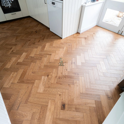 Golden Oak Hand Scraped 90mm Engineered Herringbone – image 7