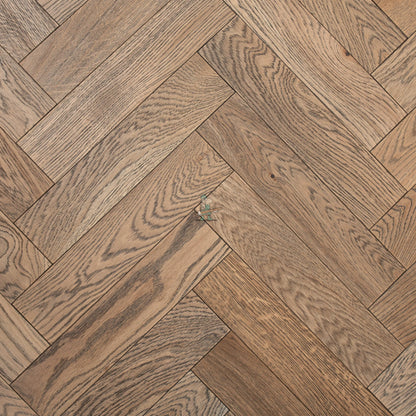 Wheaten Oak 90mm Engineered Herringbone – close-up of the surface