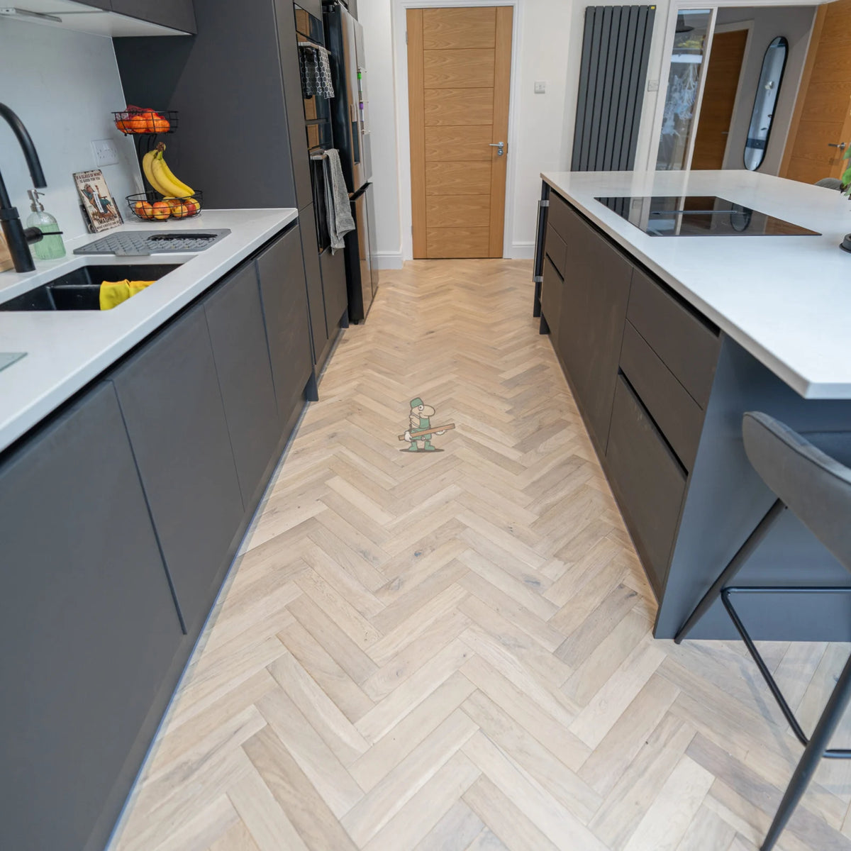 Worn Cathedral Oak 70mm Engineered Herringbone – image 6