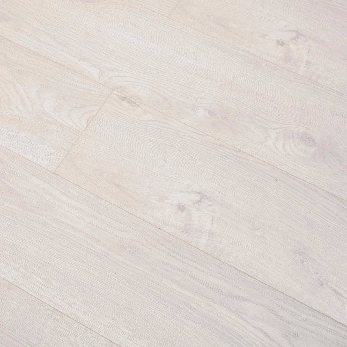 Frost Oak 12mm Laminate – image 3
