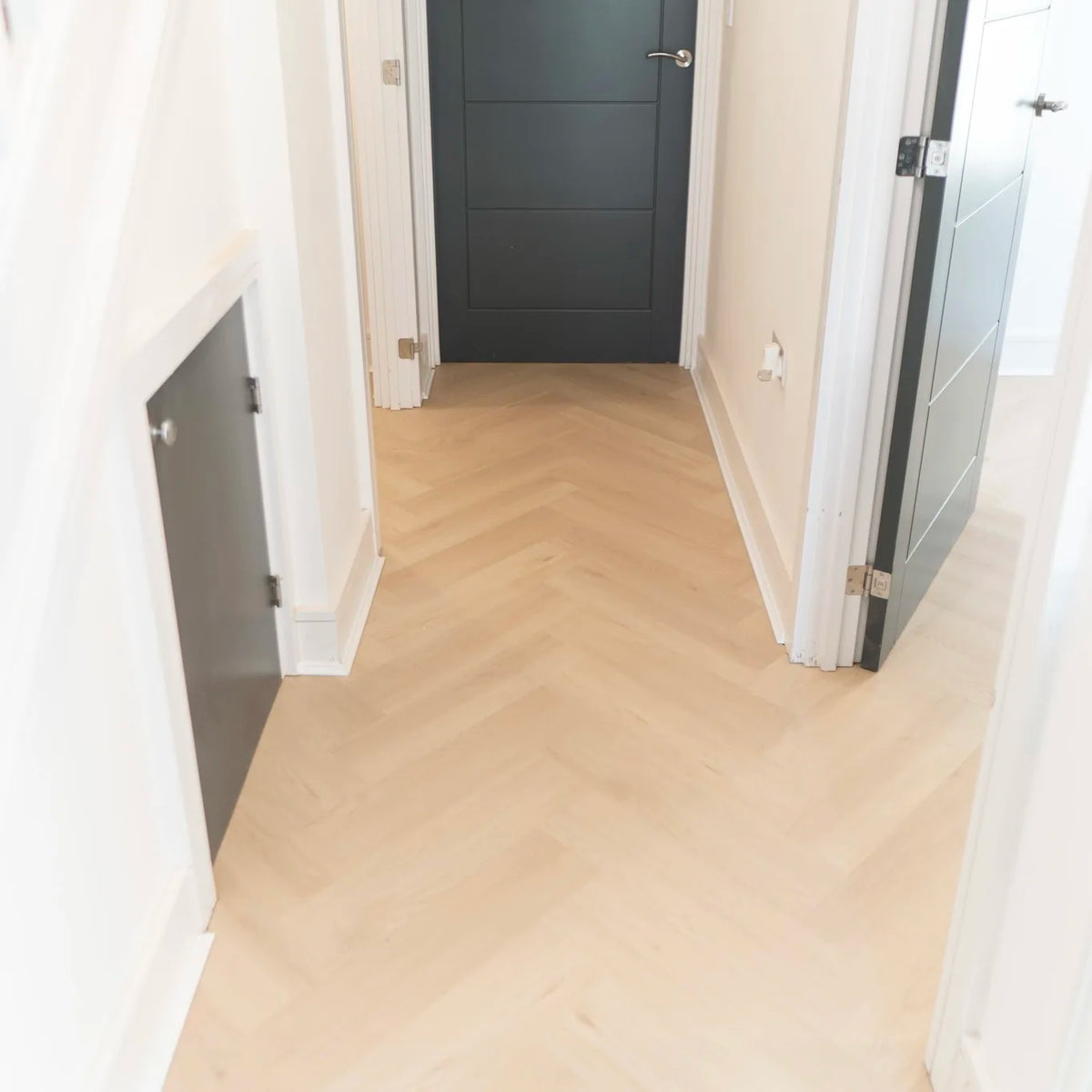 Dutch White Oak Herringbone Click LVT – image 1