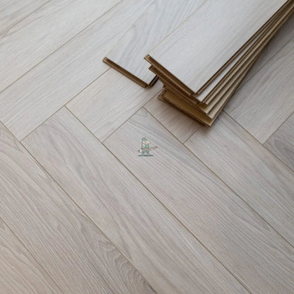 Glacier Oak Herringbone 12mm Laminate – image 3
