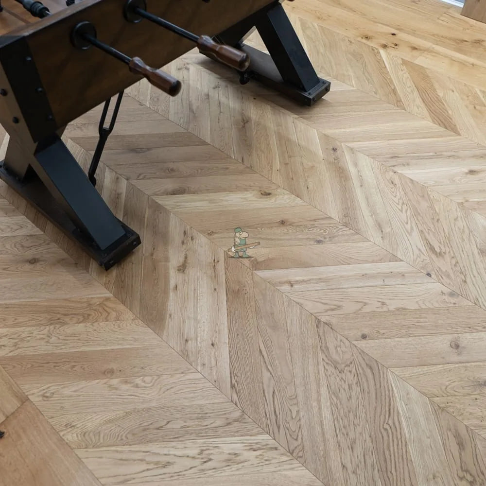 Natural Brushed Oak 90mm Engineered Chevron – image 2