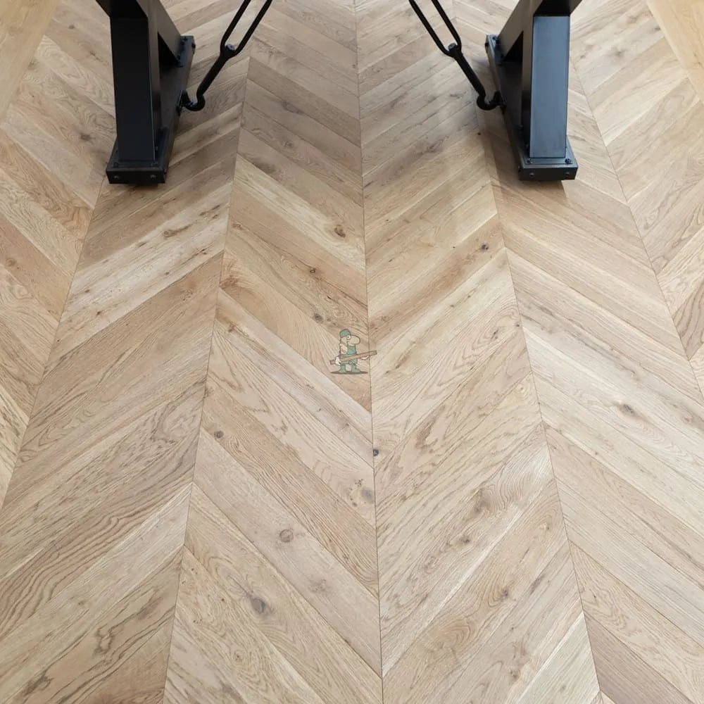 Natural Brushed Oak 90mm Engineered Chevron – image 8