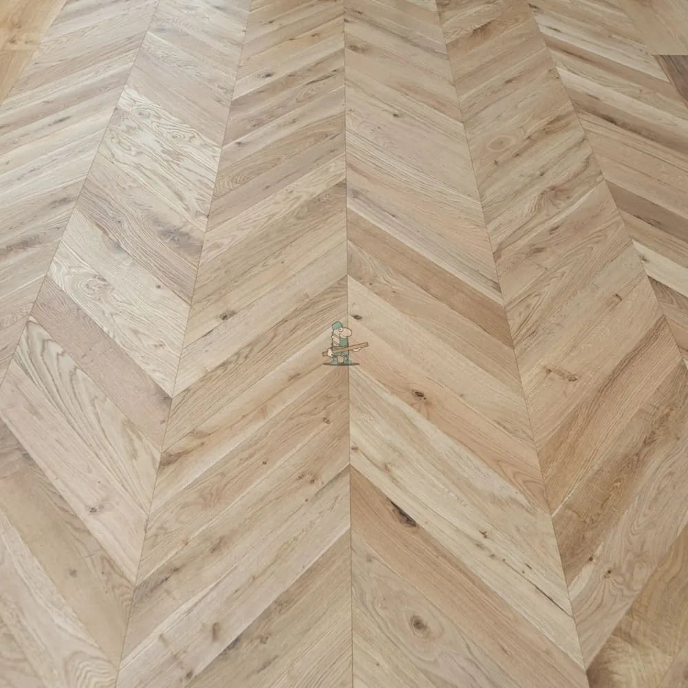 Natural Brushed Oak 90mm Engineered Chevron – image 10