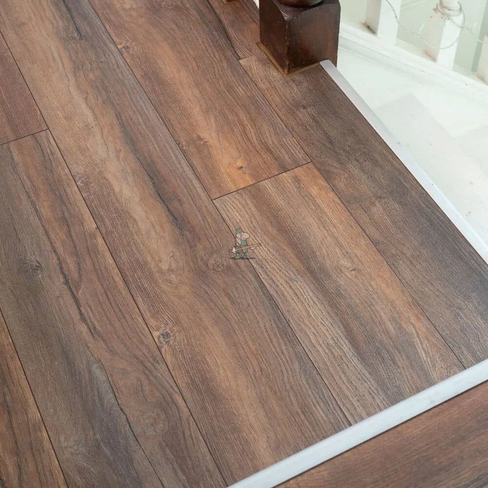 Rustic Oak 12mm Laminate – image 3