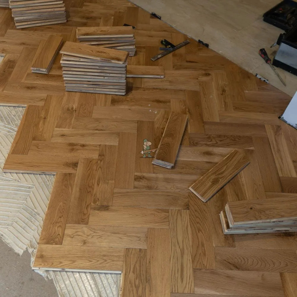 Natural Brushed Oak 90mm Engineered Herringbone, 18/4mm – image 12