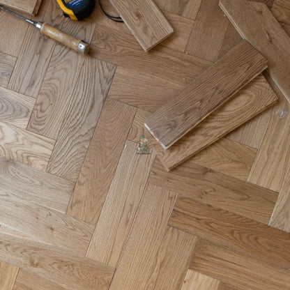 Natural Brushed Oak 90mm Engineered Herringbone, 18/4mm – image 2
