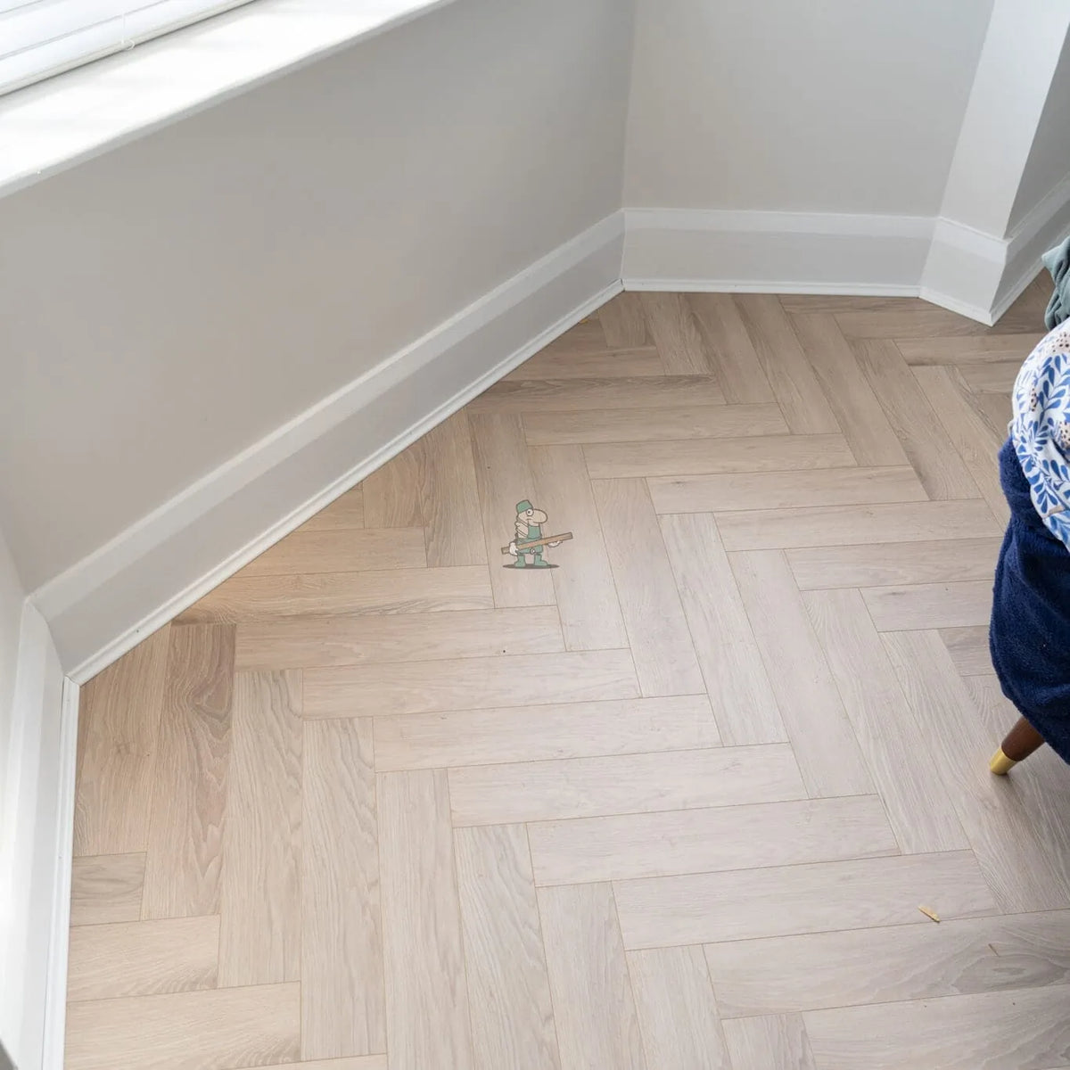 Glacier Oak Herringbone 12mm Laminate – image 7