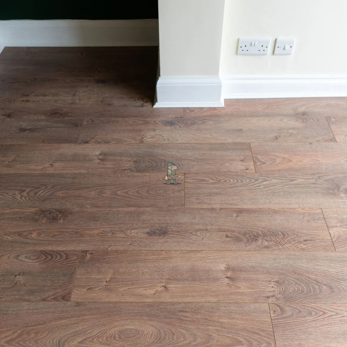 Chestnut Oak 12mm Laminate – image 3