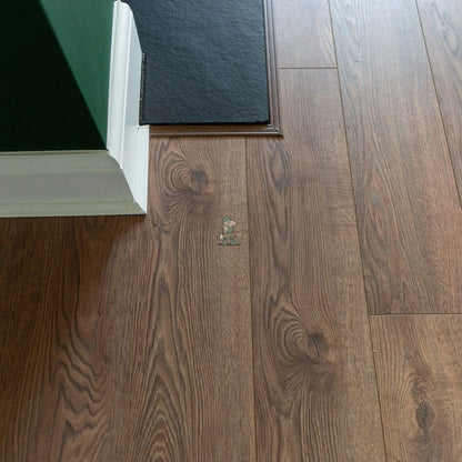 Chestnut Oak 12mm Laminate – image 2