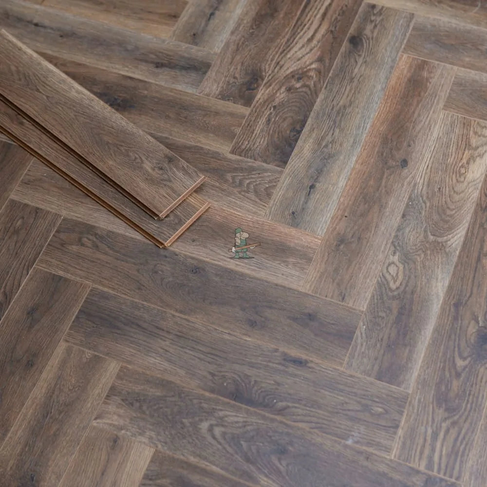 Terrain Oak Herringbone 12mm Laminate – close-up of the surface (2)
