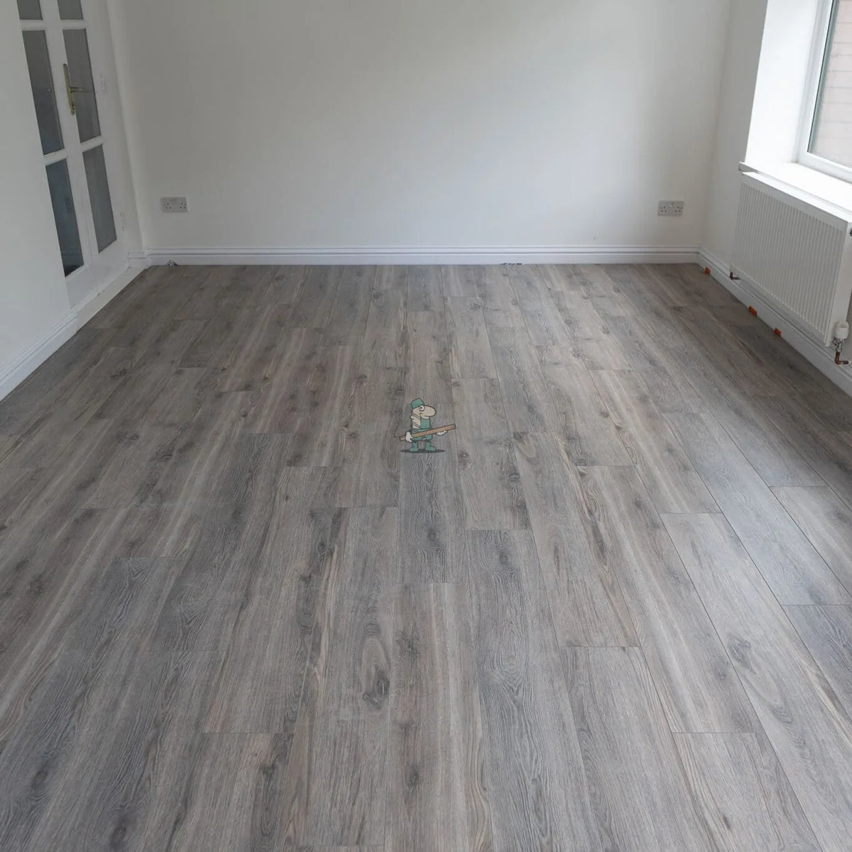 Tornado Grey Oak 12mm Laminate – image 8