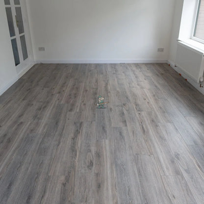 Tornado Grey Oak 12mm Laminate – image 8