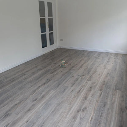 Tornado Grey Oak 12mm Laminate – image 6