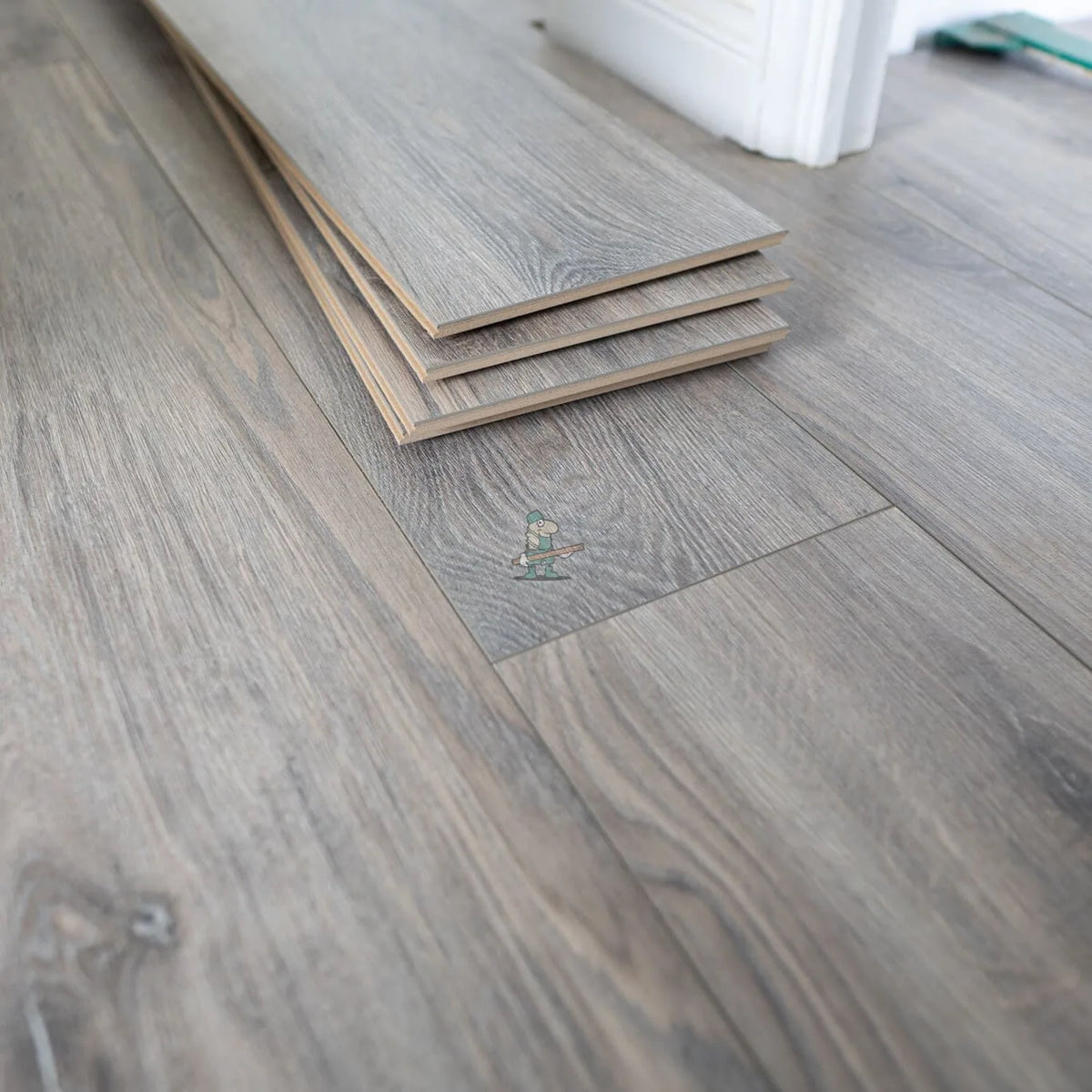 Tornado Grey Oak 12mm Laminate – image 5