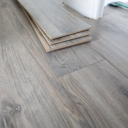 Tornado Grey Oak 12mm Laminate – image 5