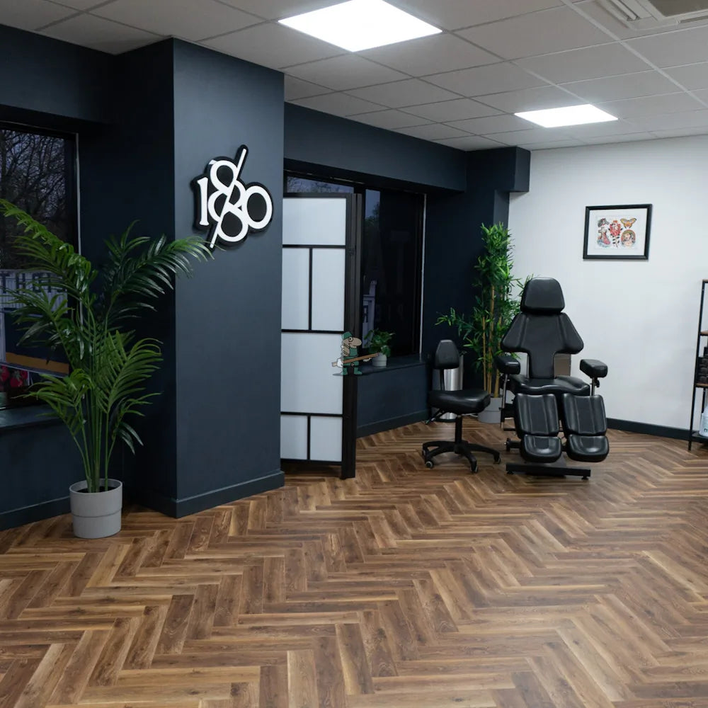 Terrain Oak Herringbone 12mm Laminate – image 10